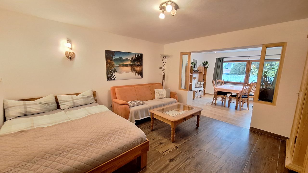 Wohnzimmer mit weiterem Doppelbett Wohnzimmer mit weiterem Doppelbett